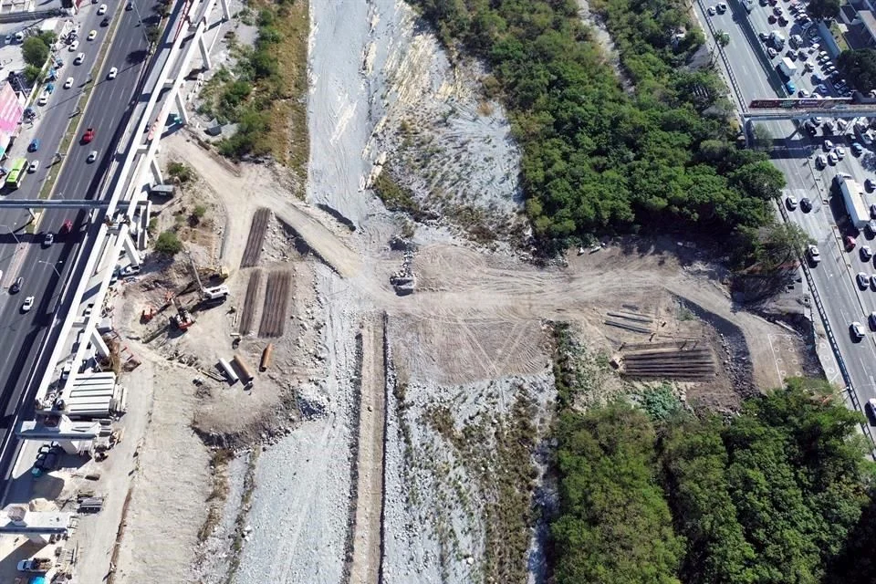 Image - Salud Regia Las Obras De Desmonte En El Río Santa Catarina Avanzan Pese a Denuncias Ciudadanas, Críticas Y Señalamientos Hacia Samuel, Generando Preocupación Ambiental.