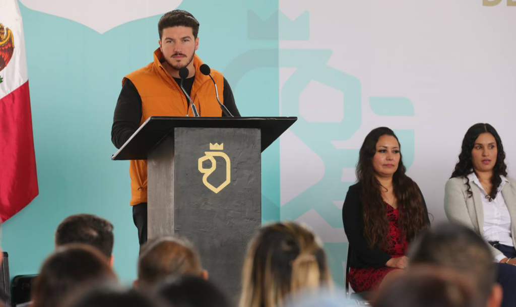 El Gobierno Estatal Planea Arrendar 160 Aulas Móviles Más, Afectando a Más De 11 Mil Alumnos Y Evidenciando Retrasos En Educación Básica En Nuevo León.