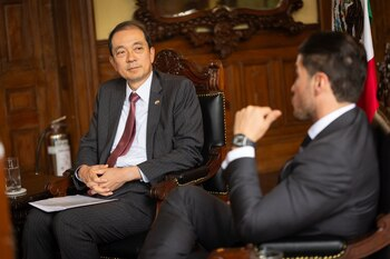 Image - Salud Regia Vacaciones-de-samuel-garcía-críticas-al-gobernador-de-nuevo-león-inversiones-entre-japón-y-nuevo-león-por-qué-no-estuvo-samuel-garcía-en-palacio-de-gobierno-polémica-política-en-monterrey-2026