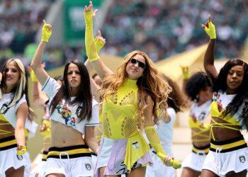 Shakira Usó Una Doble - Salud Regia